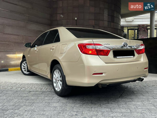 Бежевий Тойота Камрі, об'ємом двигуна 2.5 л та пробігом 247 тис. км за 12350 $, фото 9 на Automoto.ua