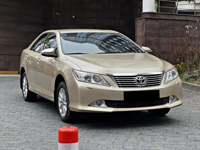 Бежевий Тойота Камрі, об'ємом двигуна 2.5 л та пробігом 247 тис. км за 11950 $, фото 9 на Automoto.ua