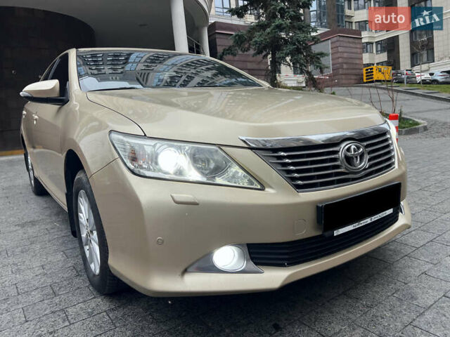 Бежевий Тойота Камрі, об'ємом двигуна 2.5 л та пробігом 247 тис. км за 12350 $, фото 94 на Automoto.ua