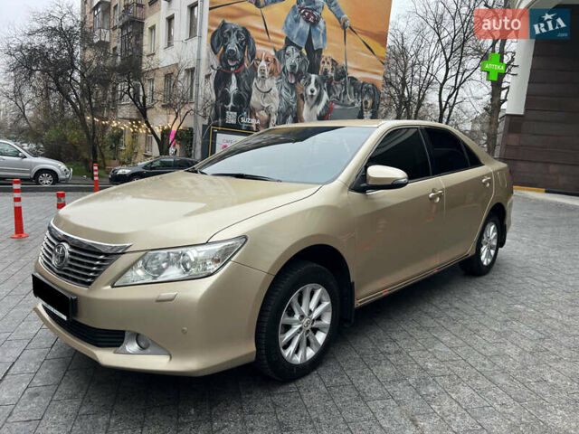 Бежевий Тойота Камрі, об'ємом двигуна 2.5 л та пробігом 247 тис. км за 12350 $, фото 93 на Automoto.ua