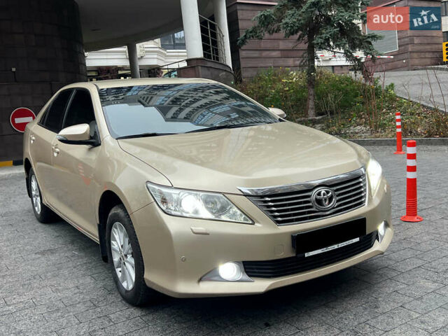 Бежевий Тойота Камрі, об'ємом двигуна 2.5 л та пробігом 247 тис. км за 12350 $, фото 69 на Automoto.ua