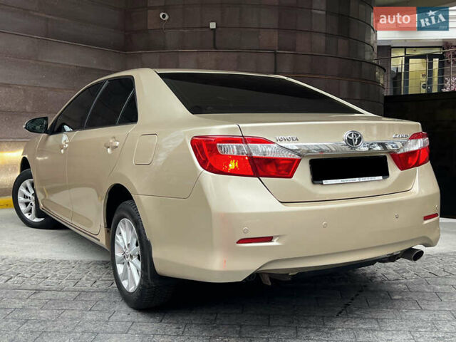Бежевий Тойота Камрі, об'ємом двигуна 2.5 л та пробігом 247 тис. км за 12350 $, фото 22 на Automoto.ua
