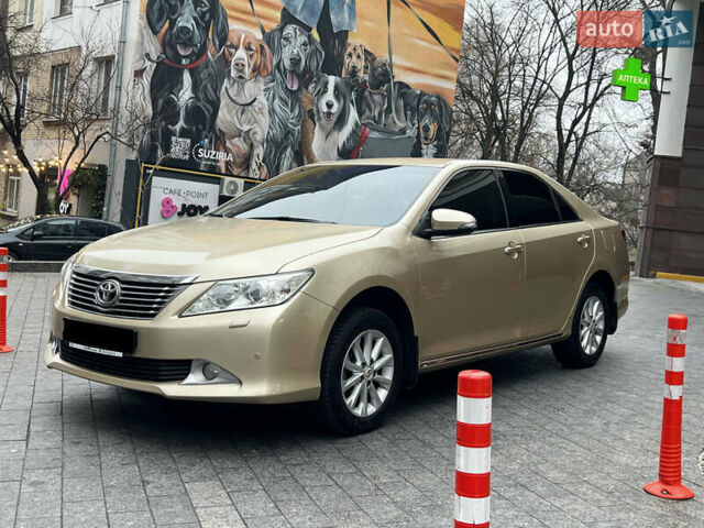 Бежевий Тойота Камрі, об'ємом двигуна 2.5 л та пробігом 247 тис. км за 12350 $, фото 76 на Automoto.ua