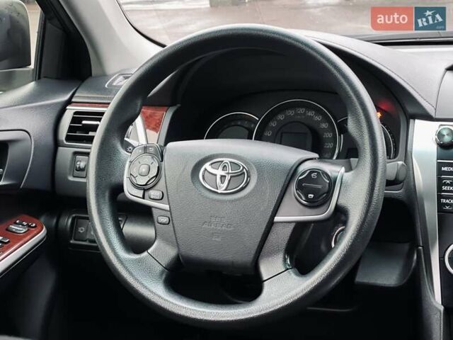 Бежевий Тойота Камрі, об'ємом двигуна 2.5 л та пробігом 247 тис. км за 12350 $, фото 26 на Automoto.ua