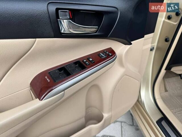 Бежевий Тойота Камрі, об'ємом двигуна 2.5 л та пробігом 192 тис. км за 11199 $, фото 15 на Automoto.ua