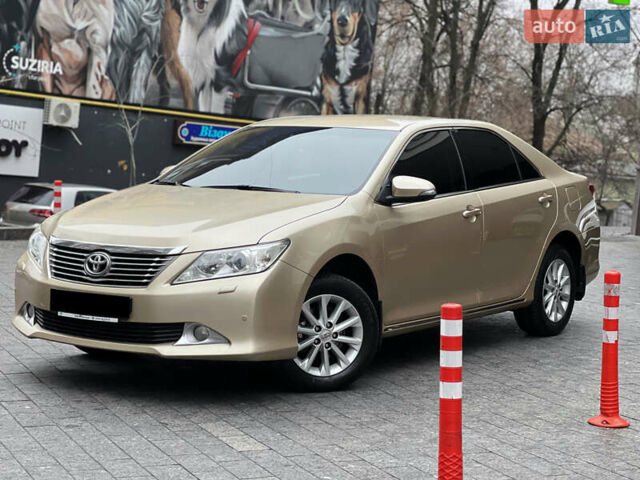 Бежевий Тойота Камрі, об'ємом двигуна 2.5 л та пробігом 247 тис. км за 12350 $, фото 90 на Automoto.ua