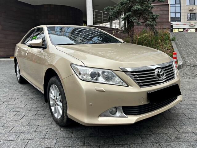 Бежевий Тойота Камрі, об'ємом двигуна 2.5 л та пробігом 247 тис. км за 11950 $, фото 7 на Automoto.ua