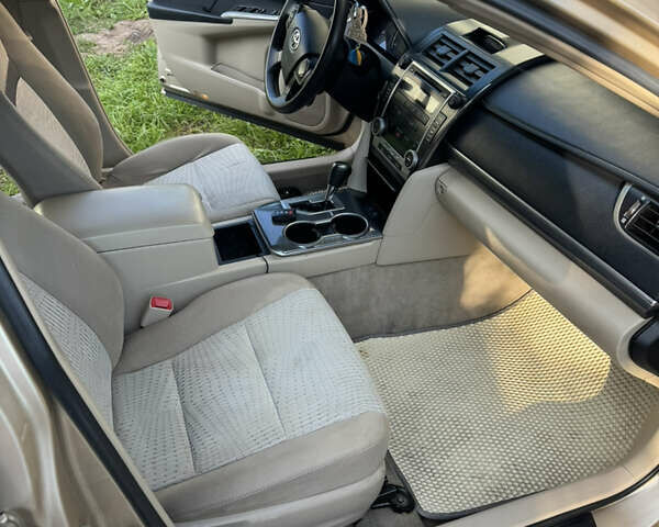 Бежевый Тойота Камри, объемом двигателя 2.49 л и пробегом 160 тыс. км за 10500 $, фото 6 на Automoto.ua