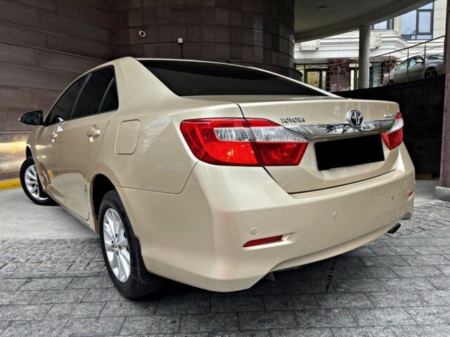 Бежевий Тойота Камрі, об'ємом двигуна 2.5 л та пробігом 247 тис. км за 11950 $, фото 3 на Automoto.ua