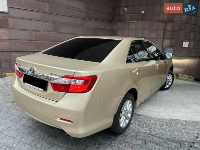 Бежевий Тойота Камрі, об'ємом двигуна 2.5 л та пробігом 247 тис. км за 12350 $, фото 14 на Automoto.ua