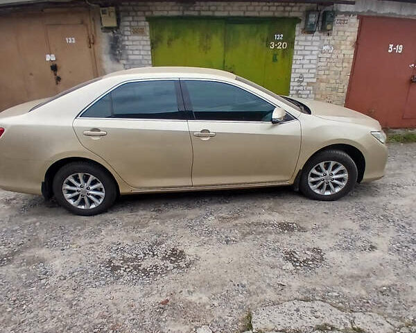 Тойота Камри 2012 в Броварах на Automoto.ua Бежевый Тойота Камри, объемом двигателя 2.49 л и пробегом 275 тыс. км за 12900 $, фото 1 на Automoto.ua