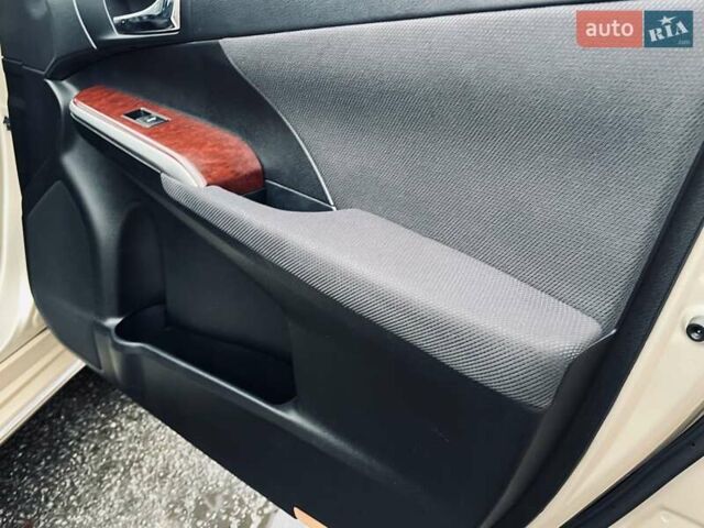 Бежевий Тойота Камрі, об'ємом двигуна 2.5 л та пробігом 247 тис. км за 12350 $, фото 56 на Automoto.ua