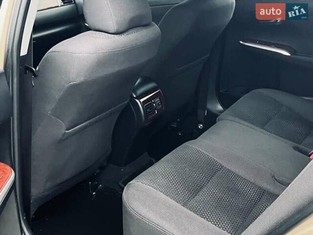 Бежевий Тойота Камрі, об'ємом двигуна 2.5 л та пробігом 247 тис. км за 12350 $, фото 61 на Automoto.ua