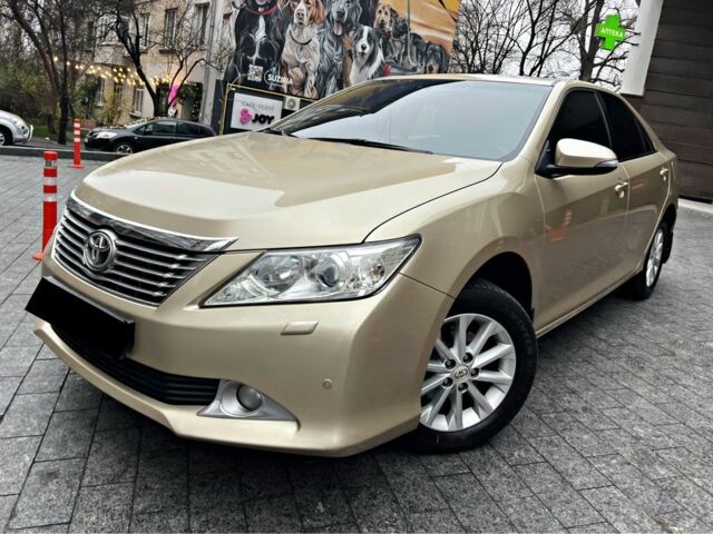 Бежевий Тойота Камрі, об'ємом двигуна 2.5 л та пробігом 247 тис. км за 11950 $, фото 10 на Automoto.ua