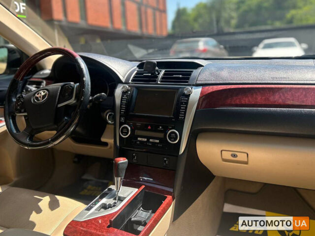Бежевий Тойота Камрі, об'ємом двигуна 2.5 л та пробігом 157 тис. км за 13800 $, фото 11 на Automoto.ua
