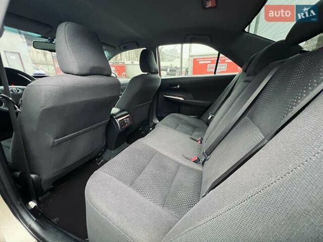 Бежевий Тойота Камрі, об'ємом двигуна 2.5 л та пробігом 247 тис. км за 12350 $, фото 43 на Automoto.ua