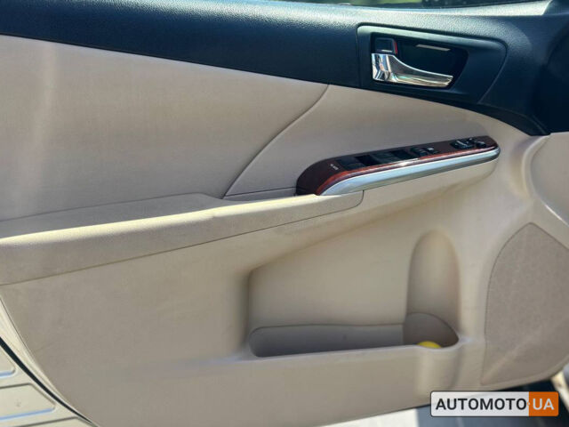 Бежевий Тойота Камрі, об'ємом двигуна 2.5 л та пробігом 157 тис. км за 13800 $, фото 6 на Automoto.ua