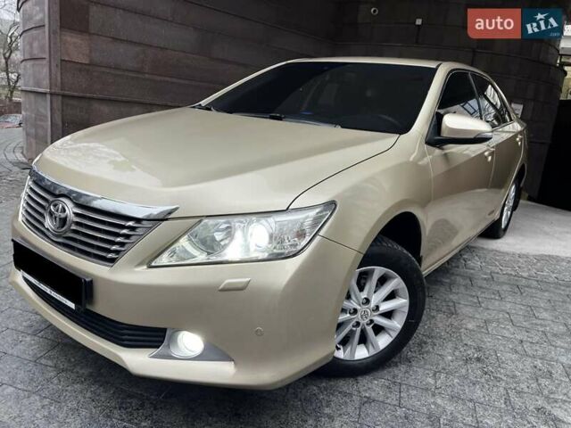 Бежевий Тойота Камрі, об'ємом двигуна 2.5 л та пробігом 247 тис. км за 12350 $, фото 11 на Automoto.ua