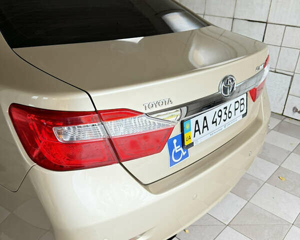 Тойота Камри 2012 в Броварах на Automoto.ua Бежевый Тойота Камри, объемом двигателя 2.49 л и пробегом 275 тыс. км за 12900 $, фото 3 на Automoto.ua