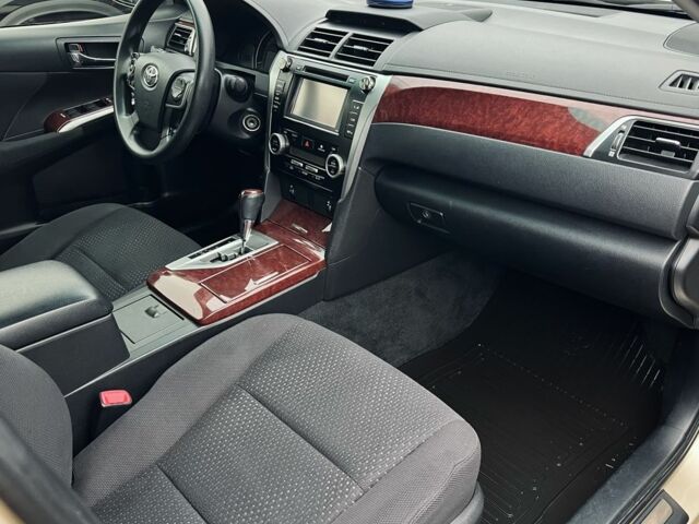 Бежевий Тойота Камрі, об'ємом двигуна 2.5 л та пробігом 247 тис. км за 11950 $, фото 19 на Automoto.ua