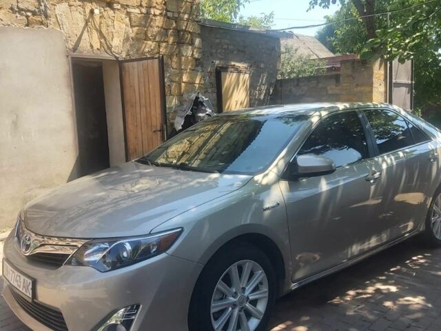 Бежевий Тойота Камрі, об'ємом двигуна 2.5 л та пробігом 127 тис. км за 15500 $, фото 2 на Automoto.ua