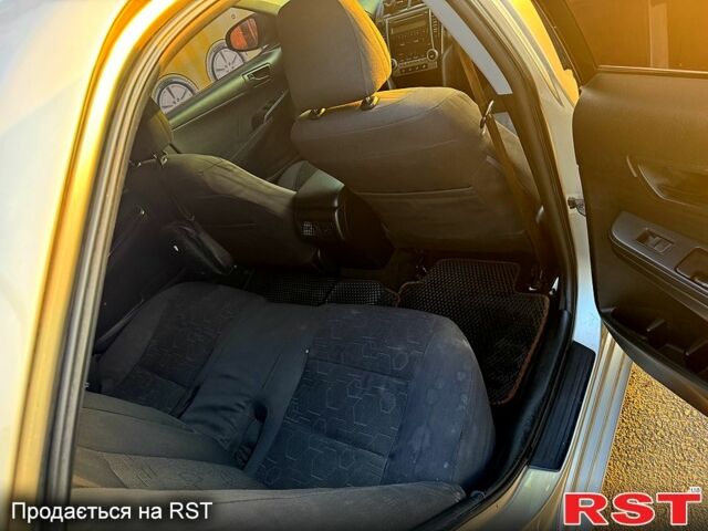 Бежевый Тойота Камри, объемом двигателя 2.5 л и пробегом 260 тыс. км за 10700 $, фото 6 на Automoto.ua