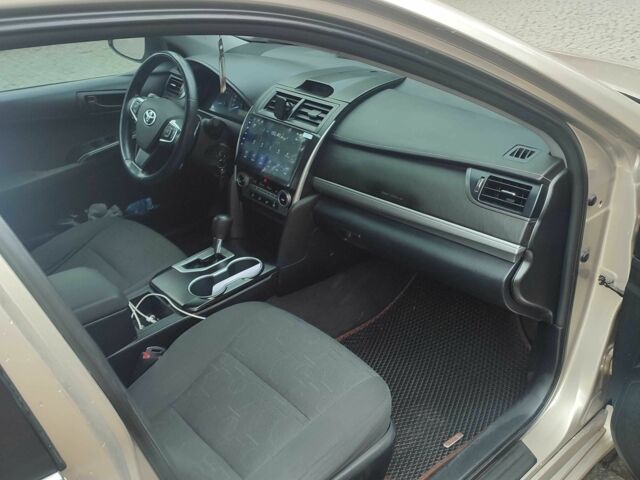 Бежевый Тойота Камри, объемом двигателя 2.5 л и пробегом 250 тыс. км за 11800 $, фото 7 на Automoto.ua