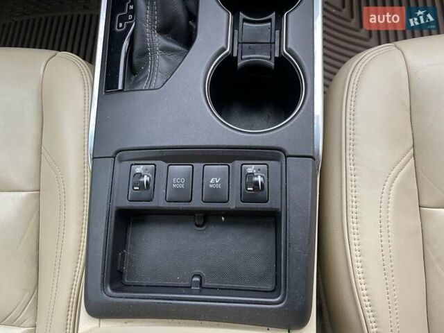 Бежевый Тойота Камри, объемом двигателя 2.5 л и пробегом 133 тыс. км за 12999 $, фото 24 на Automoto.ua