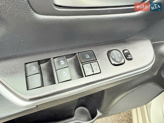 Бежевый Тойота Камри, объемом двигателя 2.49 л и пробегом 79 тыс. км за 12900 $, фото 12 на Automoto.ua
