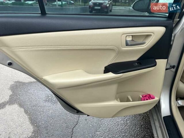 Бежевый Тойота Камри, объемом двигателя 2.5 л и пробегом 133 тыс. км за 12999 $, фото 12 на Automoto.ua