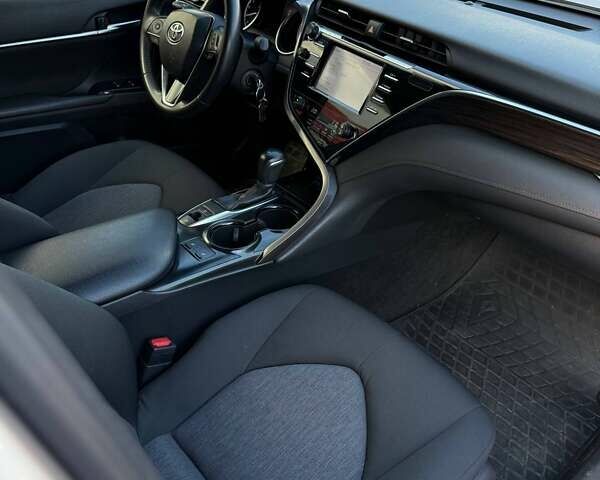 Тойота Камри 2017 в Черновцах на Automoto.ua Бежевый Тойота Камри, объемом двигателя 2.49 л и пробегом 75 тыс. км за 21900 $, фото 8 на Automoto.ua