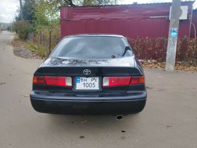 Черный Тойота Камри, объемом двигателя 2.2 л и пробегом 300 тыс. км за 2500 $, фото 5 на Automoto.ua