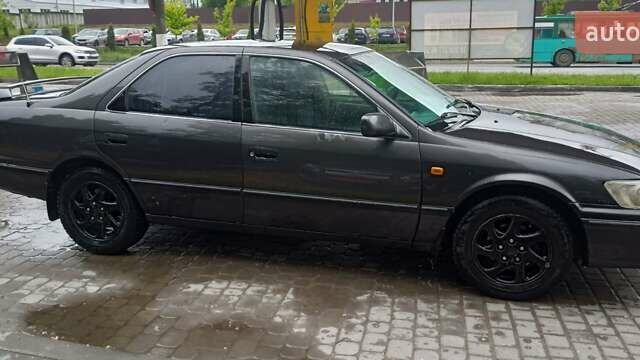 Чорний Тойота Камрі, об'ємом двигуна 3 л та пробігом 333 тис. км за 2850 $, фото 13 на Automoto.ua