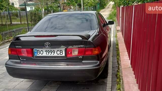 Чорний Тойота Камрі, об'ємом двигуна 3 л та пробігом 333 тис. км за 2850 $, фото 2 на Automoto.ua