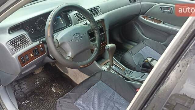 Чорний Тойота Камрі, об'ємом двигуна 3 л та пробігом 333 тис. км за 2850 $, фото 19 на Automoto.ua