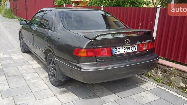 Чорний Тойота Камрі, об'ємом двигуна 3 л та пробігом 333 тис. км за 2850 $, фото 1 на Automoto.ua