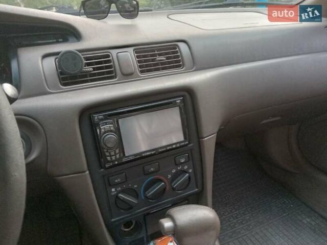 Черный Тойота Камри, объемом двигателя 2.2 л и пробегом 350 тыс. км за 3000 $, фото 10 на Automoto.ua