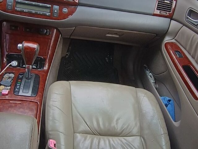 Чорний Тойота Камрі, об'ємом двигуна 0 л та пробігом 300 тис. км за 5100 $, фото 5 на Automoto.ua