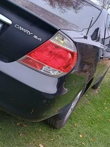 Чорний Тойота Камрі, об'ємом двигуна 2.4 л та пробігом 300 тис. км за 5500 $, фото 2 на Automoto.ua