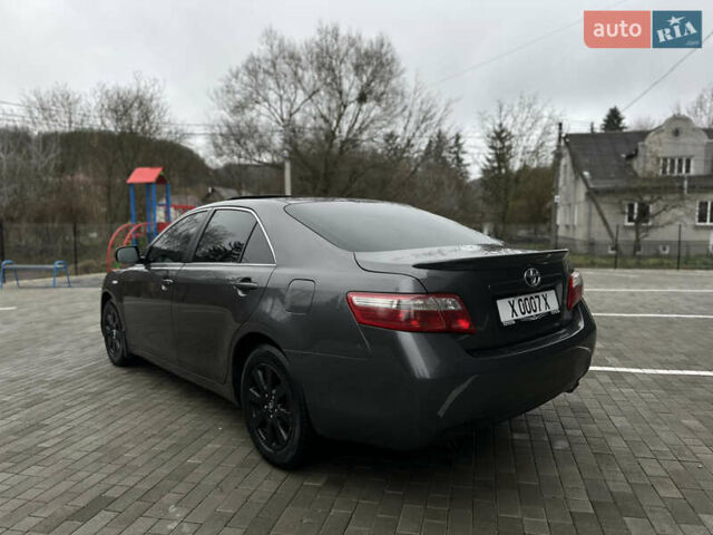 Черный Тойота Камри, объемом двигателя 2.4 л и пробегом 350 тыс. км за 6500 $, фото 3 на Automoto.ua