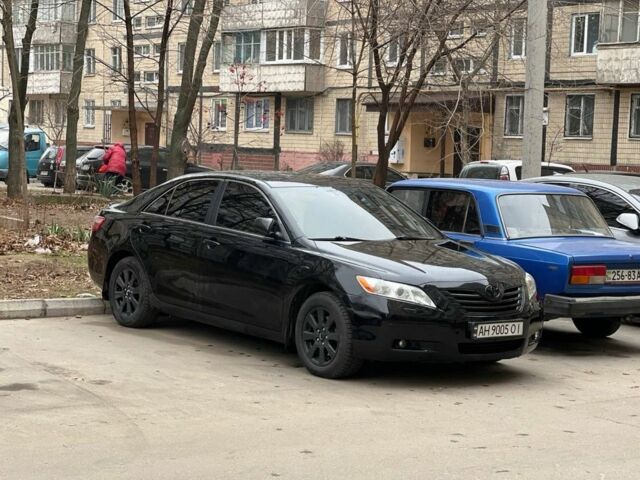 Черный Тойота Камри, объемом двигателя 3.5 л и пробегом 340 тыс. км за 8500 $, фото 2 на Automoto.ua