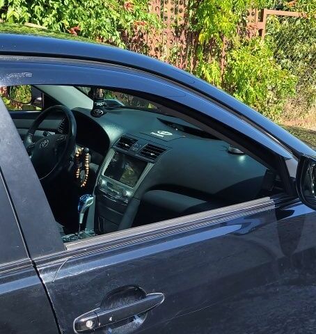 Черный Тойота Камри, объемом двигателя 3.5 л и пробегом 300 тыс. км за 7500 $, фото 2 на Automoto.ua