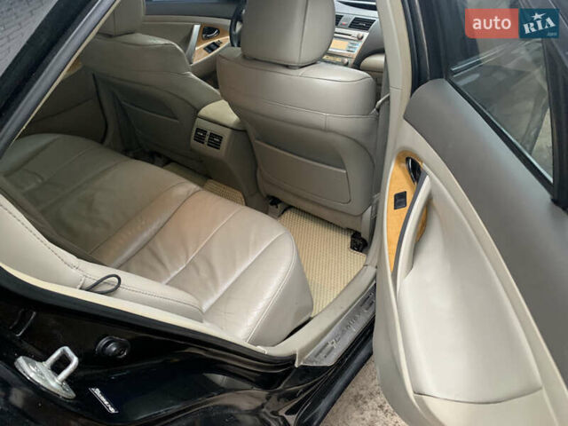 Черный Тойота Камри, объемом двигателя 3.5 л и пробегом 325 тыс. км за 7999 $, фото 20 на Automoto.ua