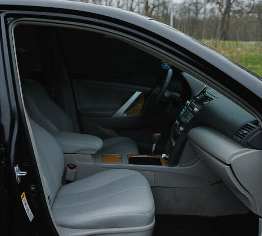 Черный Тойота Камри, объемом двигателя 3.46 л и пробегом 316 тыс. км за 9500 $, фото 14 на Automoto.ua