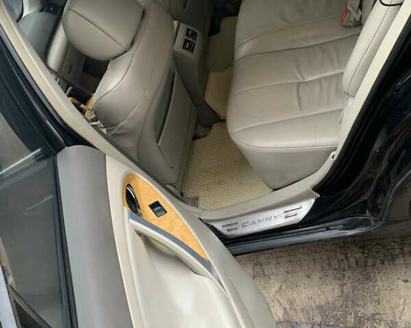 Черный Тойота Камри, объемом двигателя 3.5 л и пробегом 325 тыс. км за 8400 $, фото 13 на Automoto.ua