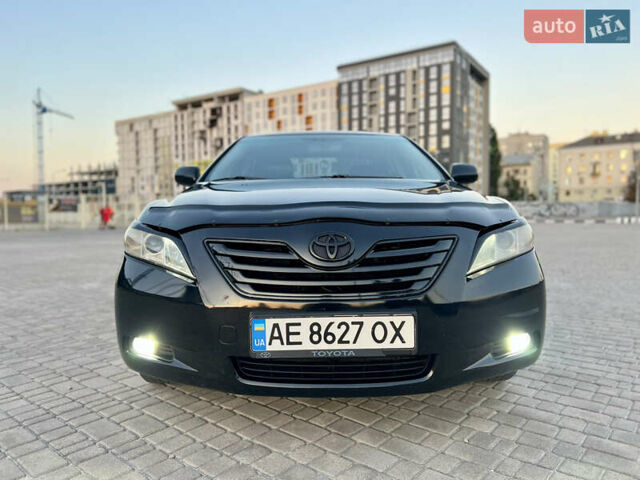 Черный Тойота Камри, объемом двигателя 2.4 л и пробегом 235 тыс. км за 7499 $, фото 7 на Automoto.ua