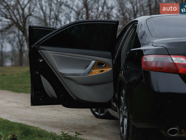 Черный Тойота Камри, объемом двигателя 3.46 л и пробегом 316 тыс. км за 9500 $, фото 52 на Automoto.ua