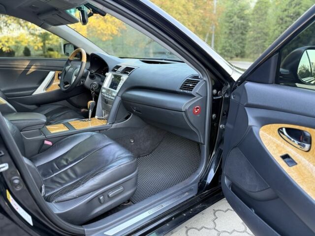 Черный Тойота Камри, объемом двигателя 3.5 л и пробегом 245 тыс. км за 7500 $, фото 14 на Automoto.ua