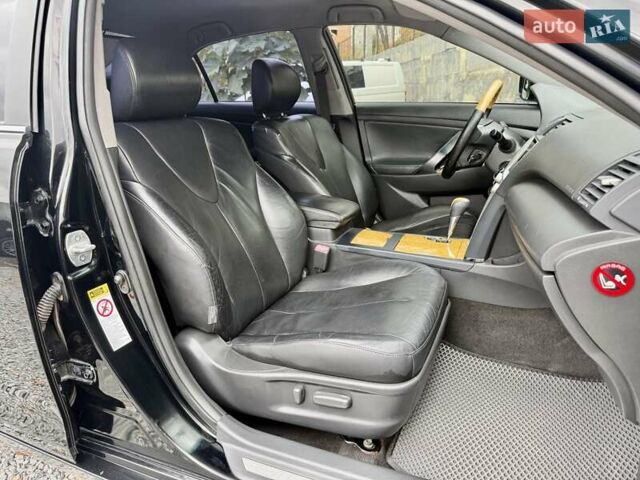 Чорний Тойота Камрі, об'ємом двигуна 3.5 л та пробігом 328 тис. км за 8600 $, фото 10 на Automoto.ua