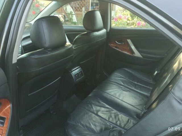 Черный Тойота Камри, объемом двигателя 2.4 л и пробегом 236 тыс. км за 7800 $, фото 16 на Automoto.ua